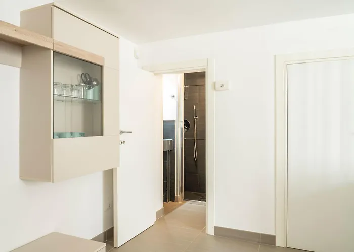 Leopardi 14 - Casa Ottocentesca Con Terrazza *