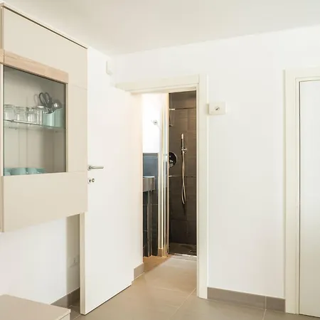 Leopardi 14 - Casa Ottocentesca Con Terrazza *